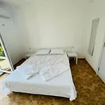 Apartments Lozenets Łozenec